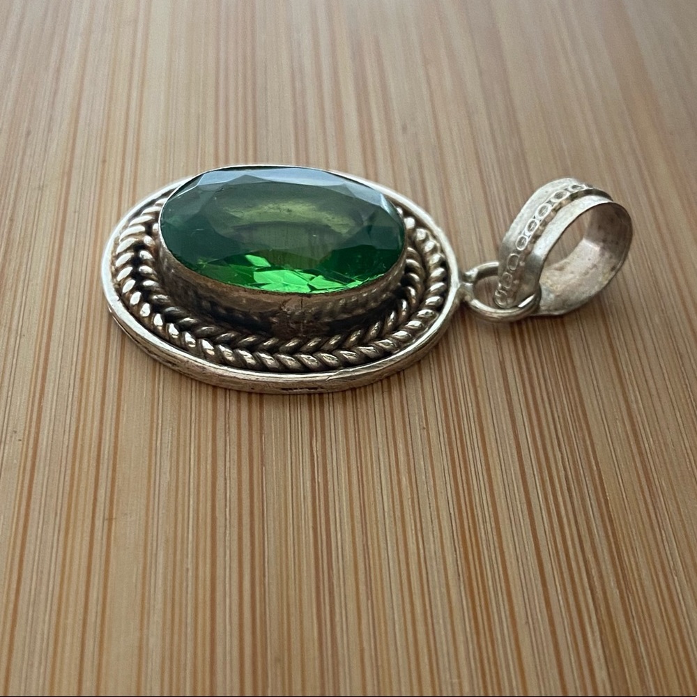 Silver Large Green Stone Necklace Pendant - Picture 4 of 11